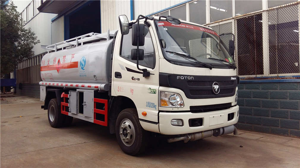 福田欧马可6方加油车