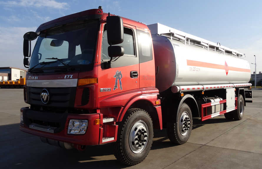 福田欧曼小三轴（26方）油罐车