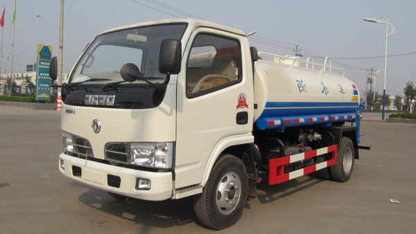 东风福瑞卡洒水车